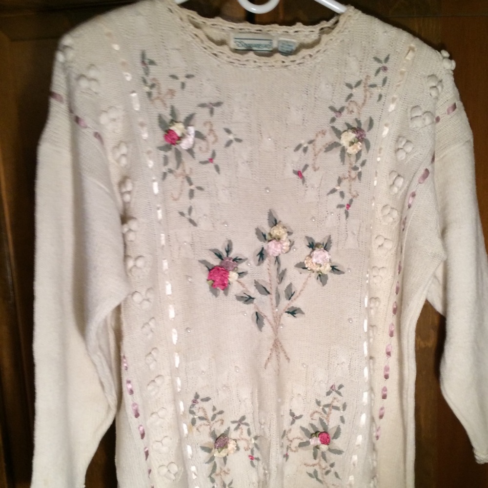 Cotton beaded flowered top